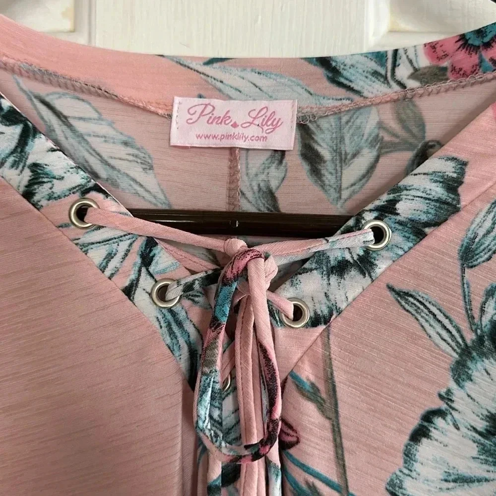 Pink Lily Pink Floral top size small